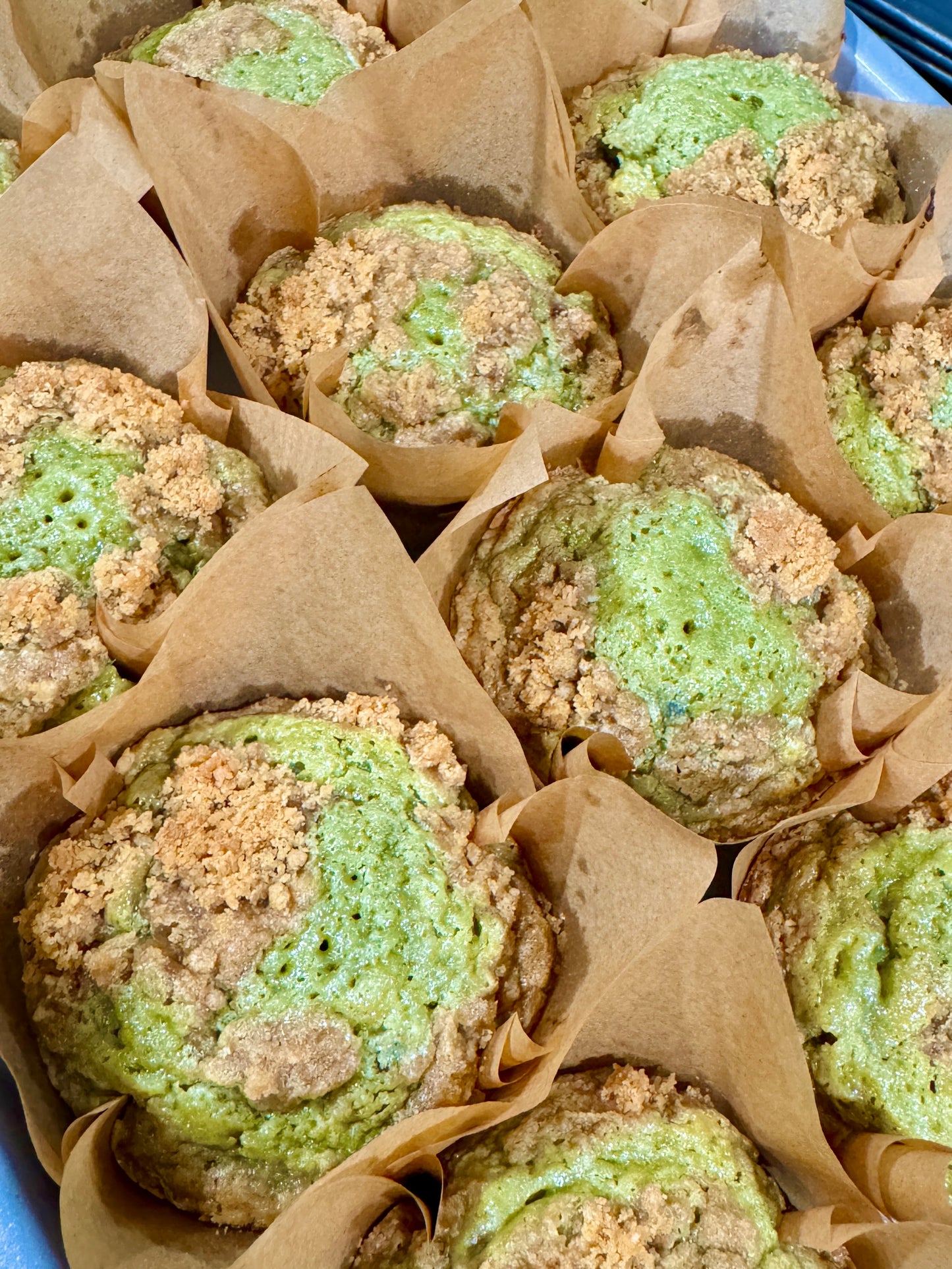 Matcha-Banana w/ Brown Sugar Crumbles (6 Muffins)