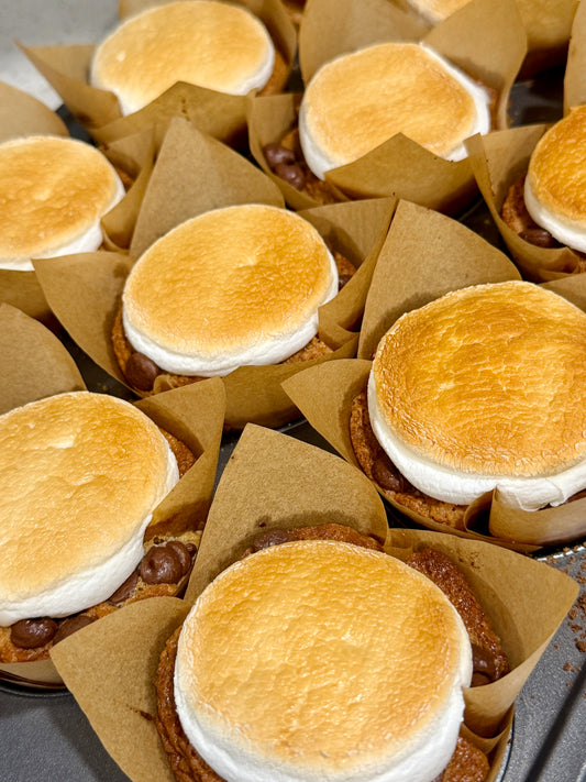 S’more Muffins w/ Toasted Marshmallow (6 Muffins)